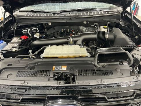 Used 2025 Ford Expedition Platinum image 17