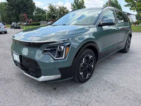 Used 2023 Kia Niro Wind w/ Wind Preserve Package FWD image 7