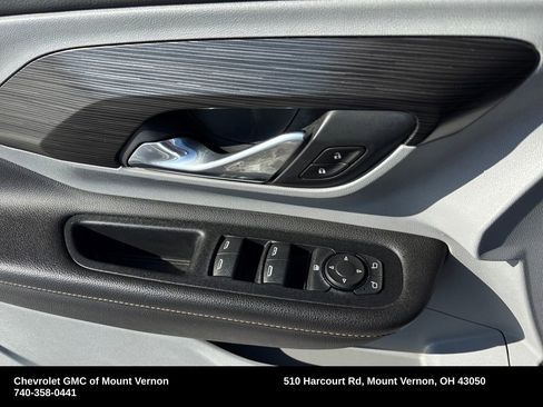 Used 2020 GMC Terrain SLT image 13