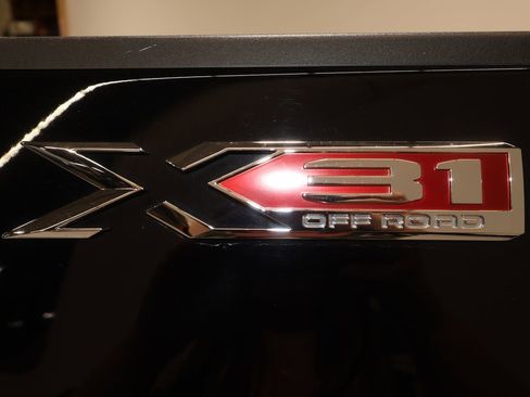 Used 2024 GMC Sierra 2500 SLT w/ SLT Convenience Package AWD/4WD image 37