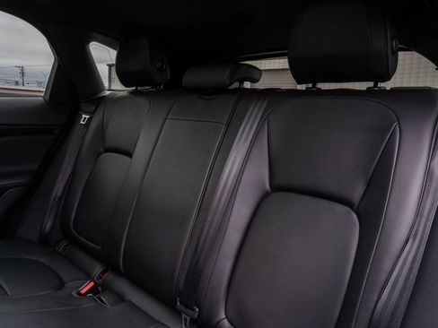 Used 2018 Jaguar F-PACE Premium image 7