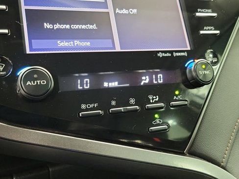 Used 2019 Toyota Camry XLE FWD image 30