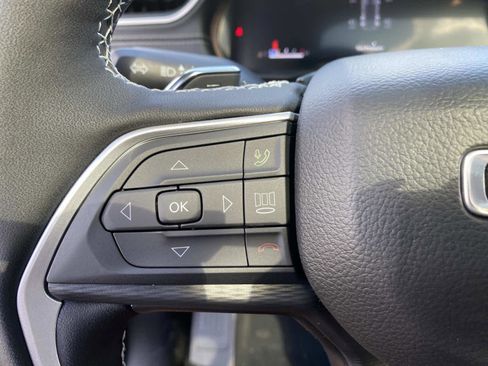 New 2025 Jeep Grand Cherokee Laredo image 14