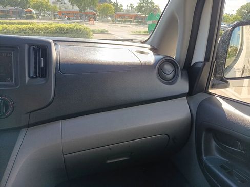 Used 2020 Nissan NV200 S w/ Back Door Glass Package image 22