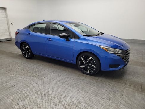 Used 2024 Nissan Versa SR image 11