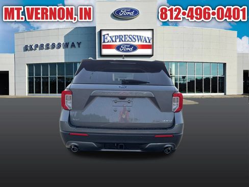Used 2023 Ford Explorer XLT w/ Equipment Group 202A AWD/4WD image 7