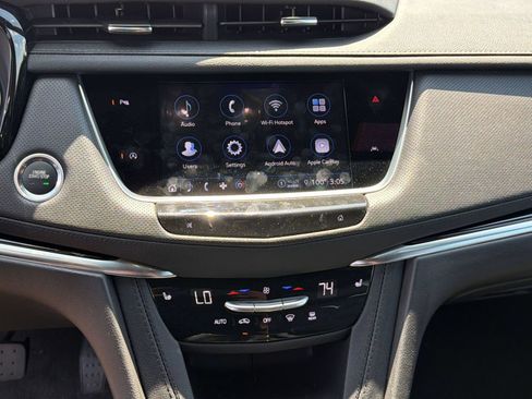 Used 2024 Cadillac XT6 Luxury w/ LPO, Floor Liner Package FWD image 19