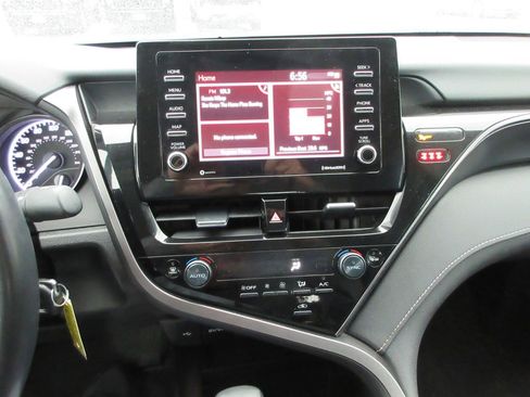Used 2024 Toyota Camry SE FWD image 29