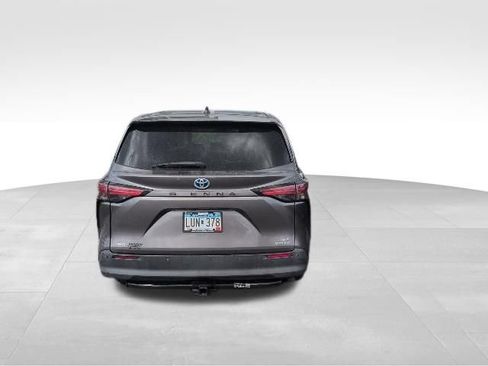 Used 2021 Toyota Sienna XLE AWD/4WD image 6