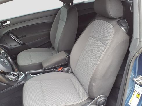 Used 2019 Volkswagen Beetle 2.0T S image 31