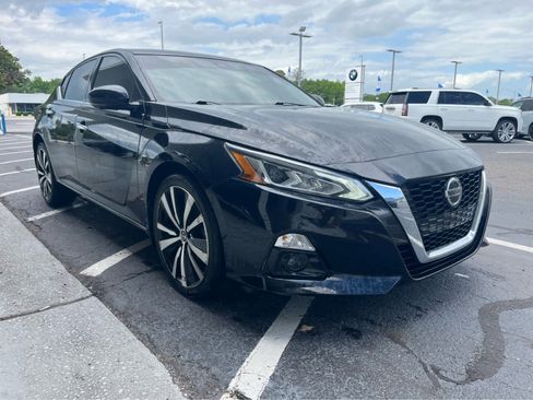 Used 2022 Nissan Altima 2.5 Platinum AWD/4WD image 3