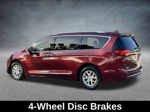 Certified 2020 Chrysler Pacifica Touring-L image 8