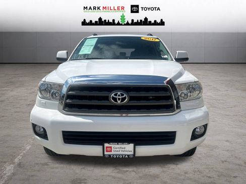Certified 2017 Toyota Sequoia SR5 w/ Premium Package AWD/4WD image 9