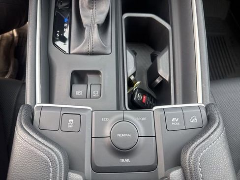 Used 2024 Toyota Grand Highlander Limited image 29