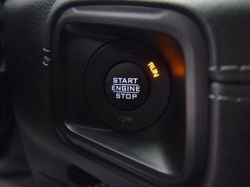 Used 2025 Jeep Gladiator Rubicon image 41