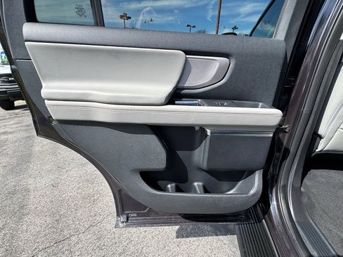 Used 2025 Ford Expedition Active image 22