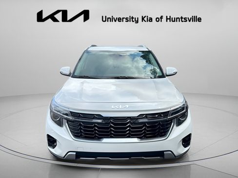 Used 2024 Kia Seltos EX FWD image 3