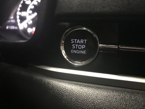 Used 2024 Mitsubishi Outlander SE image 21