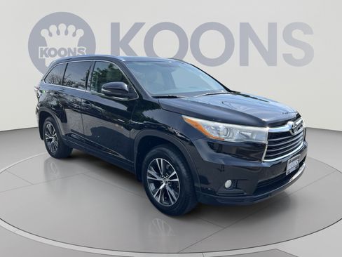 Used 2016 Toyota Highlander XLE AWD/4WD image 10