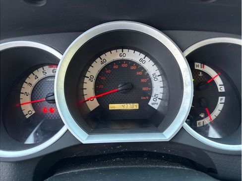 Used 2015 Toyota Tacoma PreRunner image 29