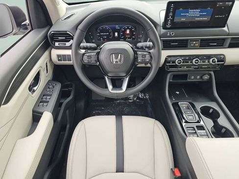 New 2026 Honda Pilot Touring image 11