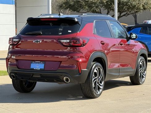 Used 2025 Chevrolet TrailBlazer RS w/ Driver Confidence Package image 5