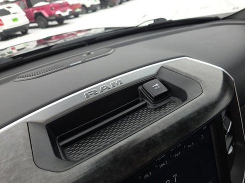 Used 2019 RAM 1500 Big Horn image 24