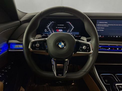 Used 2025 BMW 740i xDrive AWD/4WD image 11