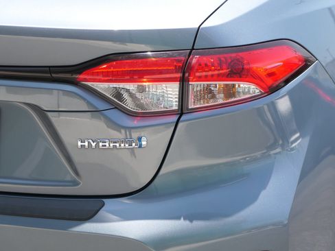 Used 2022 Toyota Corolla LE FWD image 4