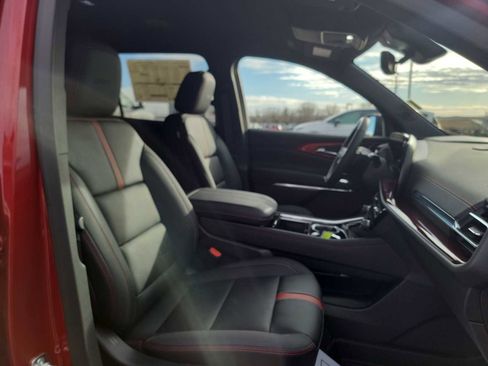 Used 2025 Chevrolet Traverse RS w/ LPO, Floor Liner Package AWD/4WD image 25