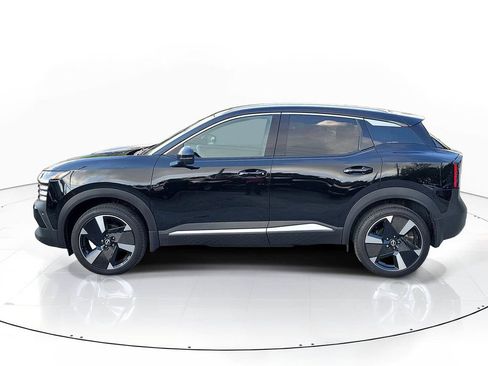 Certified 2025 Nissan Kicks SR FWD image 4