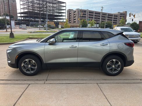 Used 2025 Chevrolet Blazer LT AWD/4WD image 5