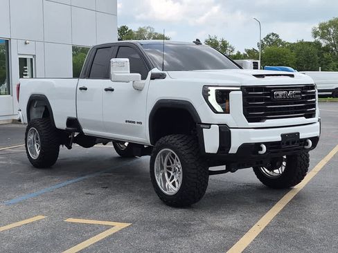Used 2026 GMC Sierra 2500 Pro AWD/4WD image 2