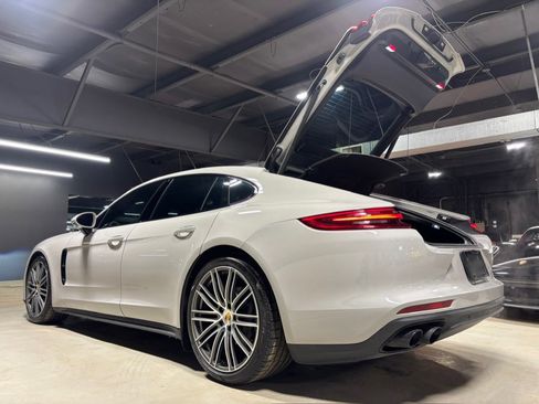 Used 2017 Porsche Panamera 4S w/ Sport Package image 25