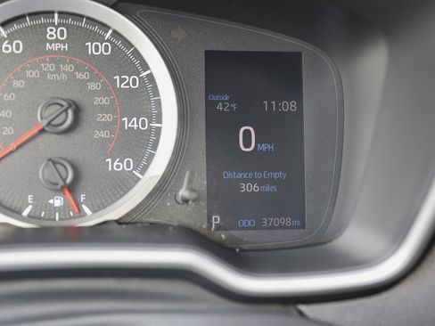 Used 2020 Toyota Corolla Hatchback image 38