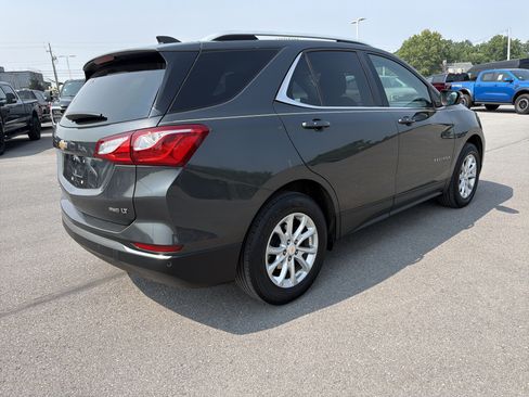 Used 2018 Chevrolet Equinox LT w/ Sun & Infotainment Package AWD/4WD image 3