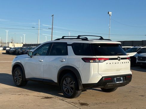 New 2026 Nissan Pathfinder SV image 6