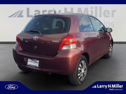 Used 2009 Toyota Yaris 2-Door Hatchback image 5