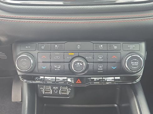 Used 2024 Dodge Durango GT AWD/4WD image 25