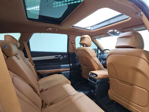 Used 2025 Genesis GV80 2.5T Prestige image 12