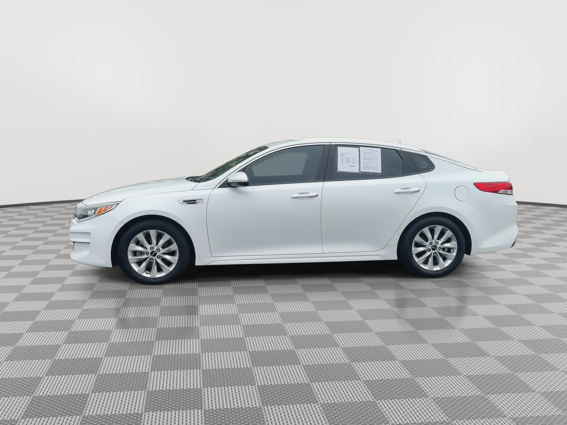 Used 2018 Kia Optima EX FWD image 5
