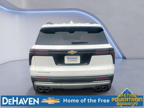 Used 2025 Chevrolet Traverse LT FWD image 5