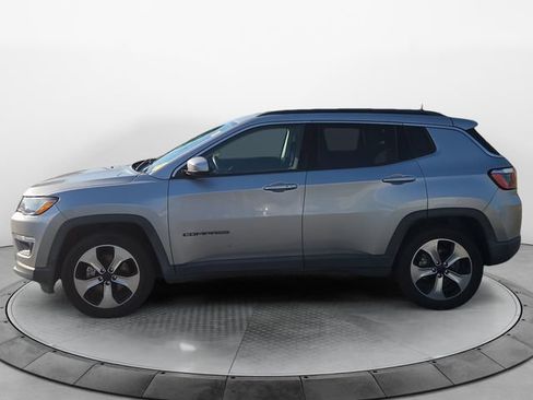 Used 2017 Jeep Compass Latitude w/ Popular Equipment Group FWD image 2