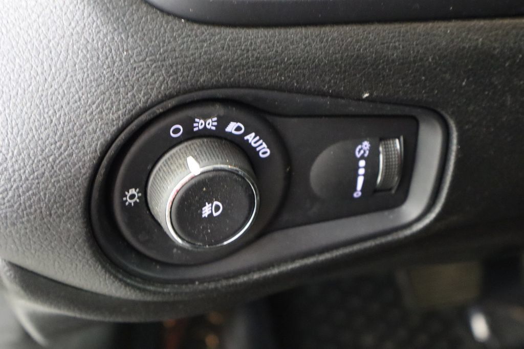 Used 2020 Jeep Renegade Sport AWD/4WD image 22