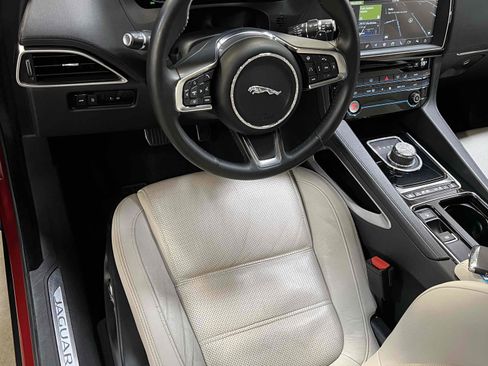 Used 2019 Jaguar F-PACE Prestige image 30