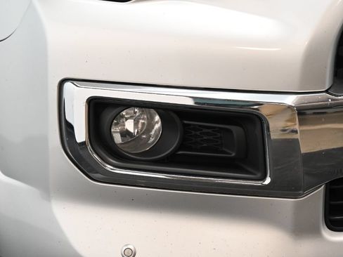 Used 2018 Toyota 4Runner Limited AWD/4WD image 10