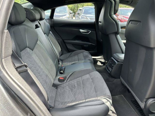 Used 2022 Audi RS e-tron GT AWD/4WD image 12