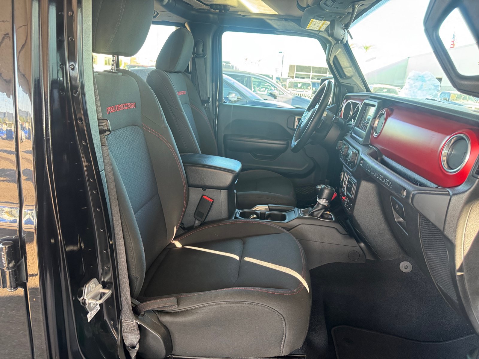 Used 2018 Jeep Wrangler Unlimited Rubicon AWD/4WD image 28