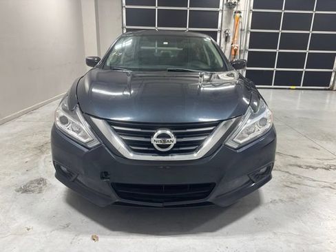 Used 2017 Nissan Altima 2.5 SV FWD image 3