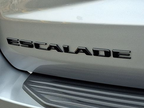 Used 2023 Cadillac Escalade Sport w/ LPO, ONYX Package AWD/4WD image 34